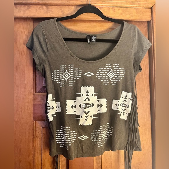 Green Fringe T-Shirt - Picture 2 of 4